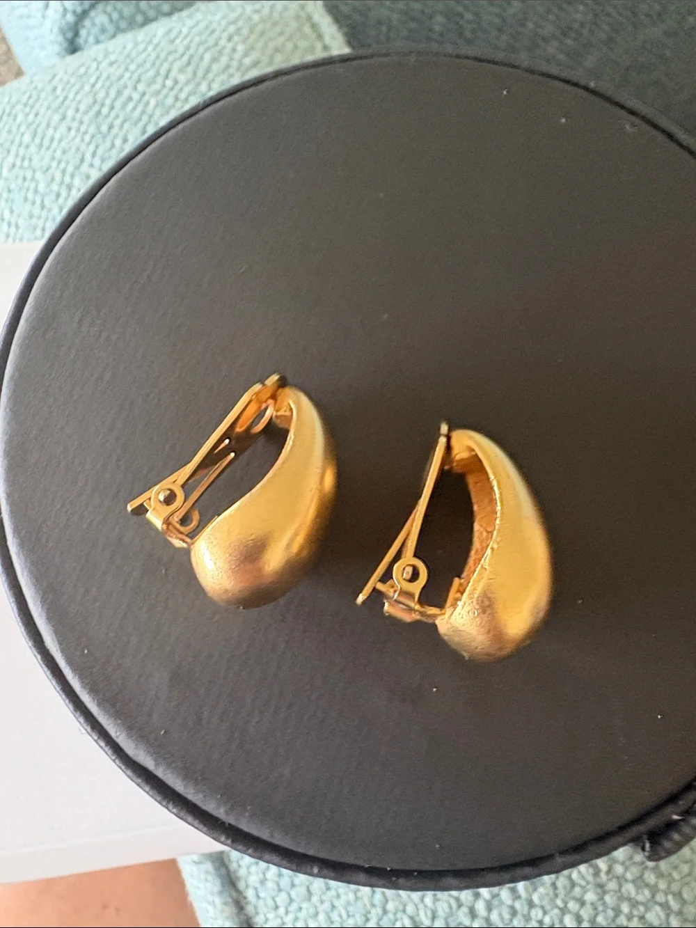 Vintage Gold Tone Teardrop Clip On Earrings Classic Minimalist runway